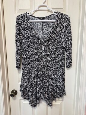 Rose & Olive Black and White Scoop Neck Printed Tunic